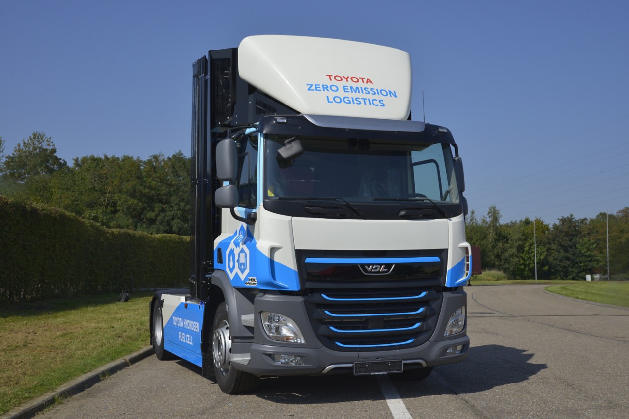 Fuel cell truck front view